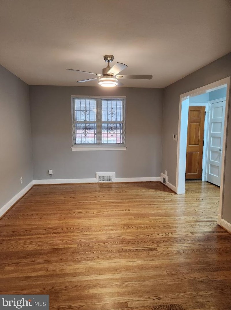 109 42nd St, Washington DC  20019-4516 exterior