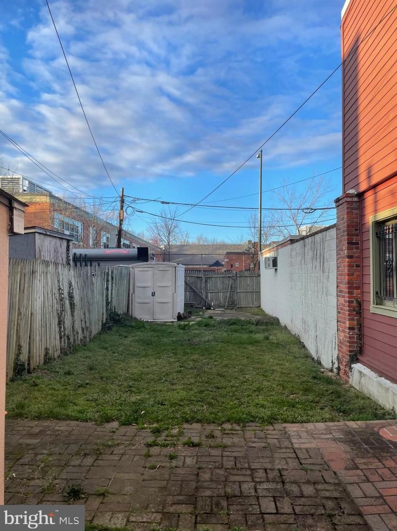 1412 D St, Washington DC  20002-5402 exterior