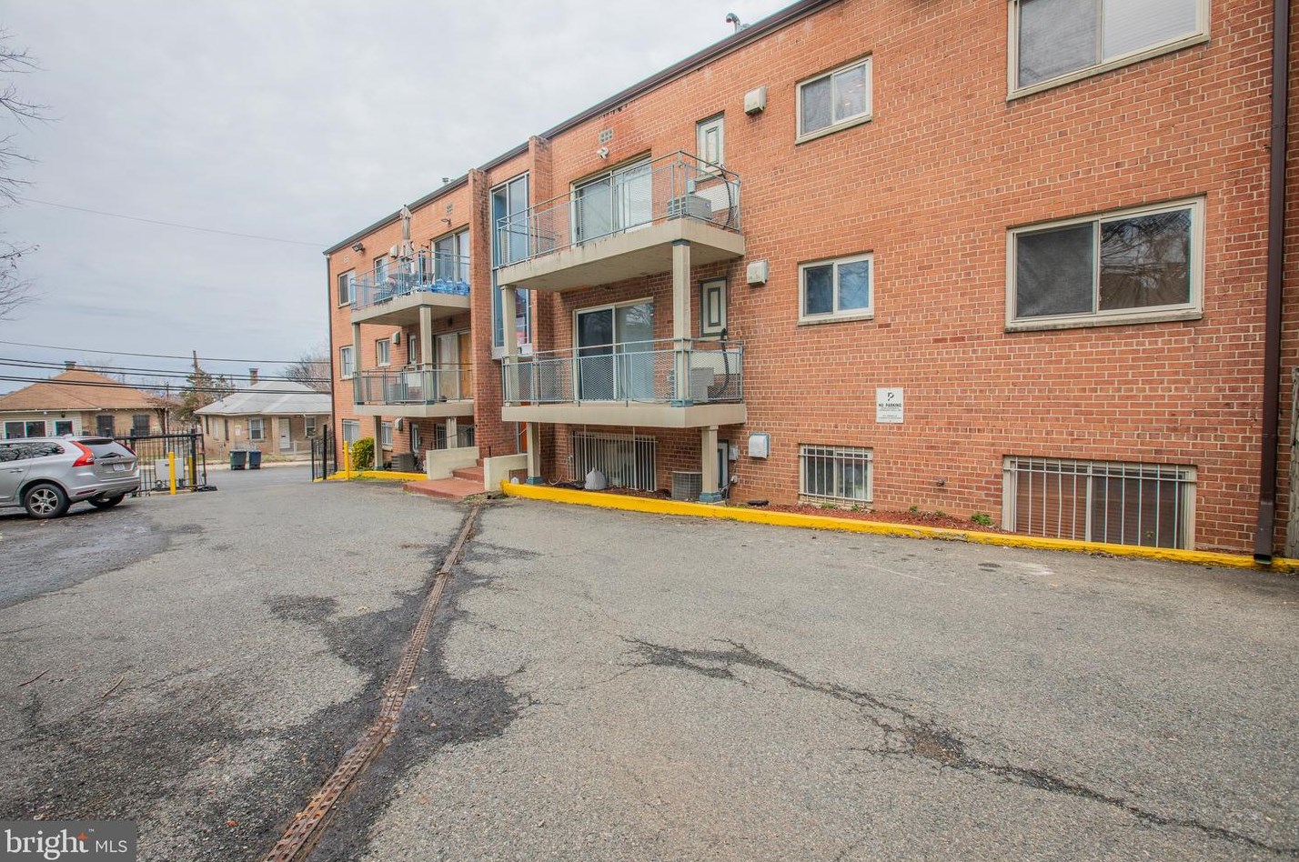 2608 Wade Rd Se #304, Washington, DC 20020