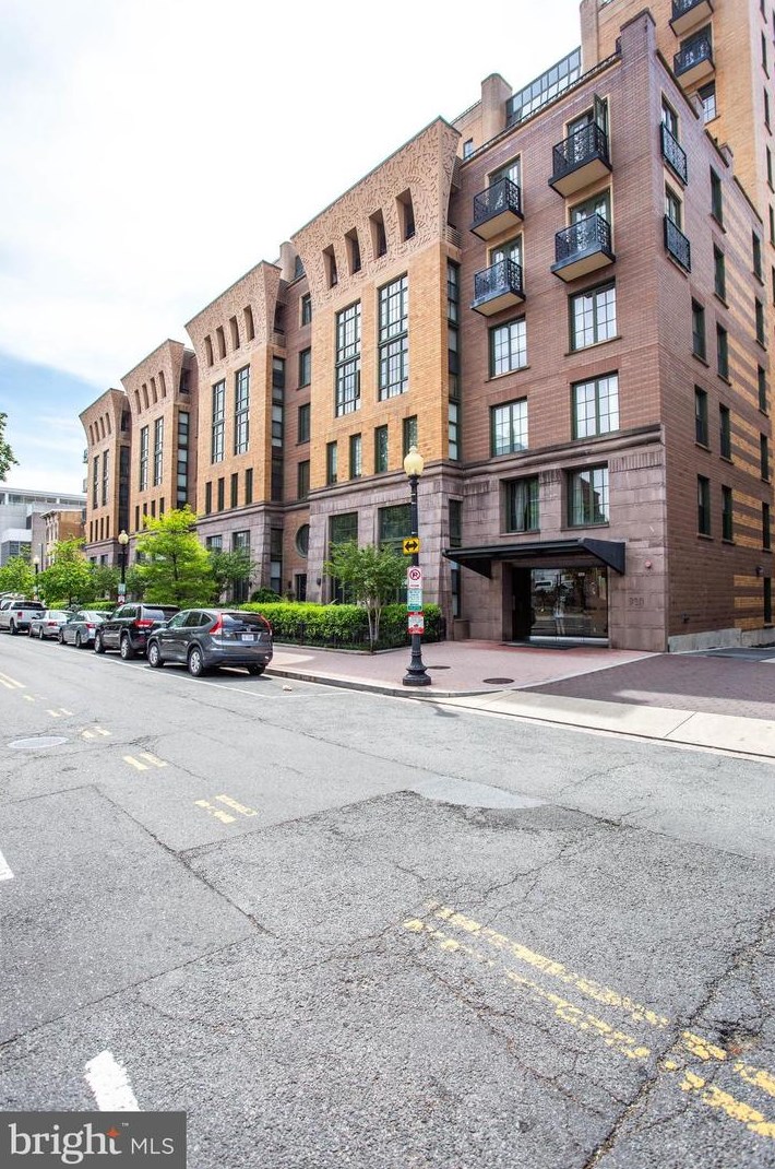 910 M St, Washington DC  20001-6313 exterior
