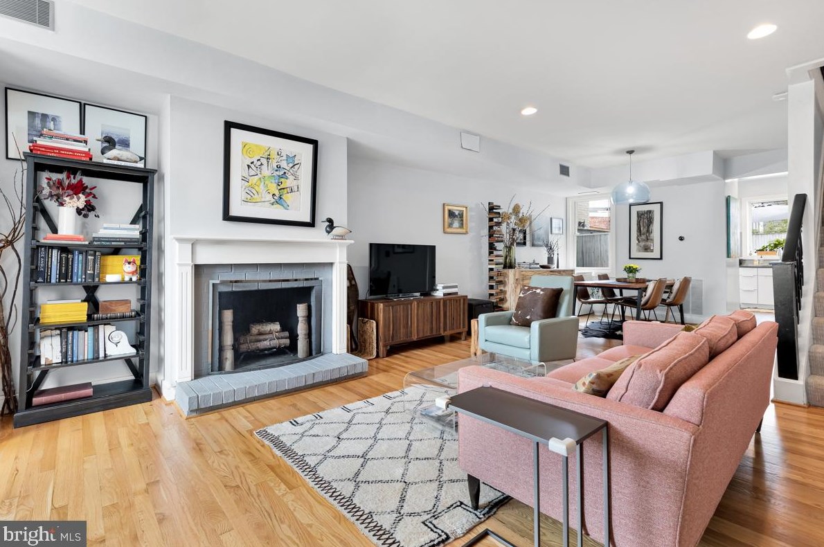 237 14th St, Washington, DC 20003-2366