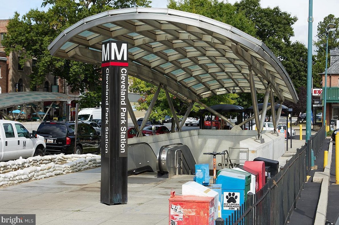 2854 Connecticut Ave, Washington DC  20008-1526 exterior