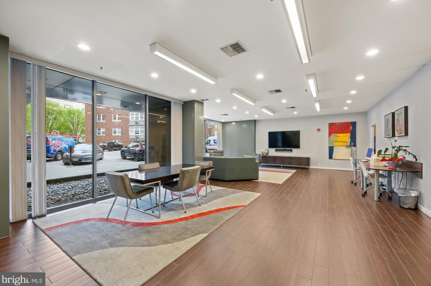 3883 Connecticut Ave, Washington DC  20008-4566 exterior