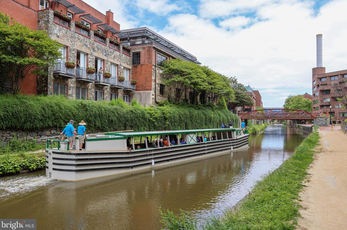 3303 Water St, Washington DC 20007-3509 exterior