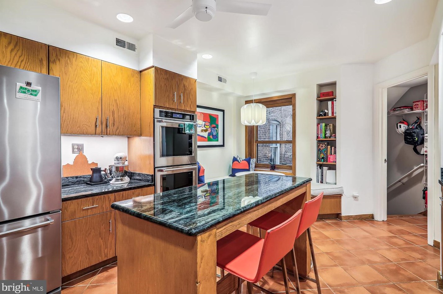 125 12th St, Washington DC  20003-1420 exterior