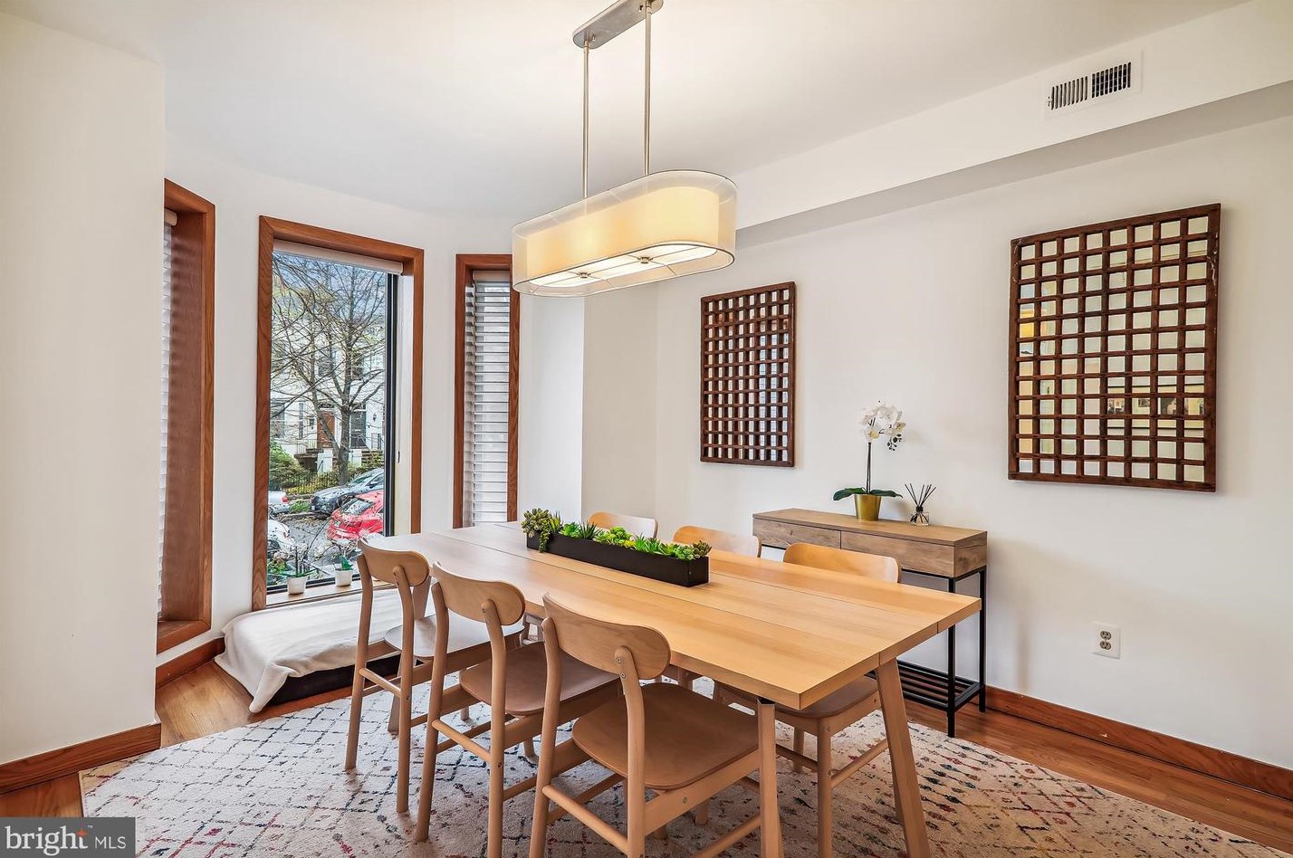 125 12th St, Washington DC  20003-1420 exterior