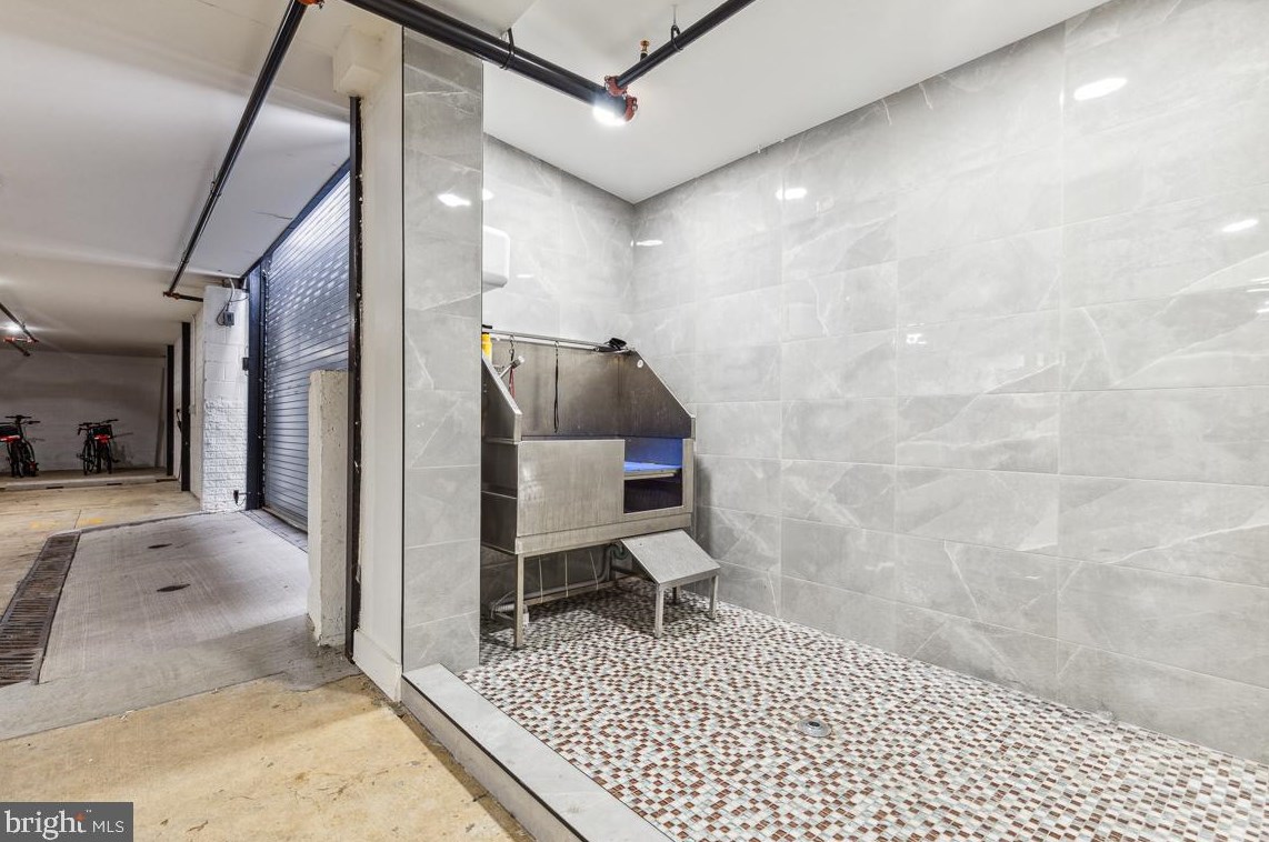 1028 Bladensburg Rd, Washington DC  20002-2923 exterior