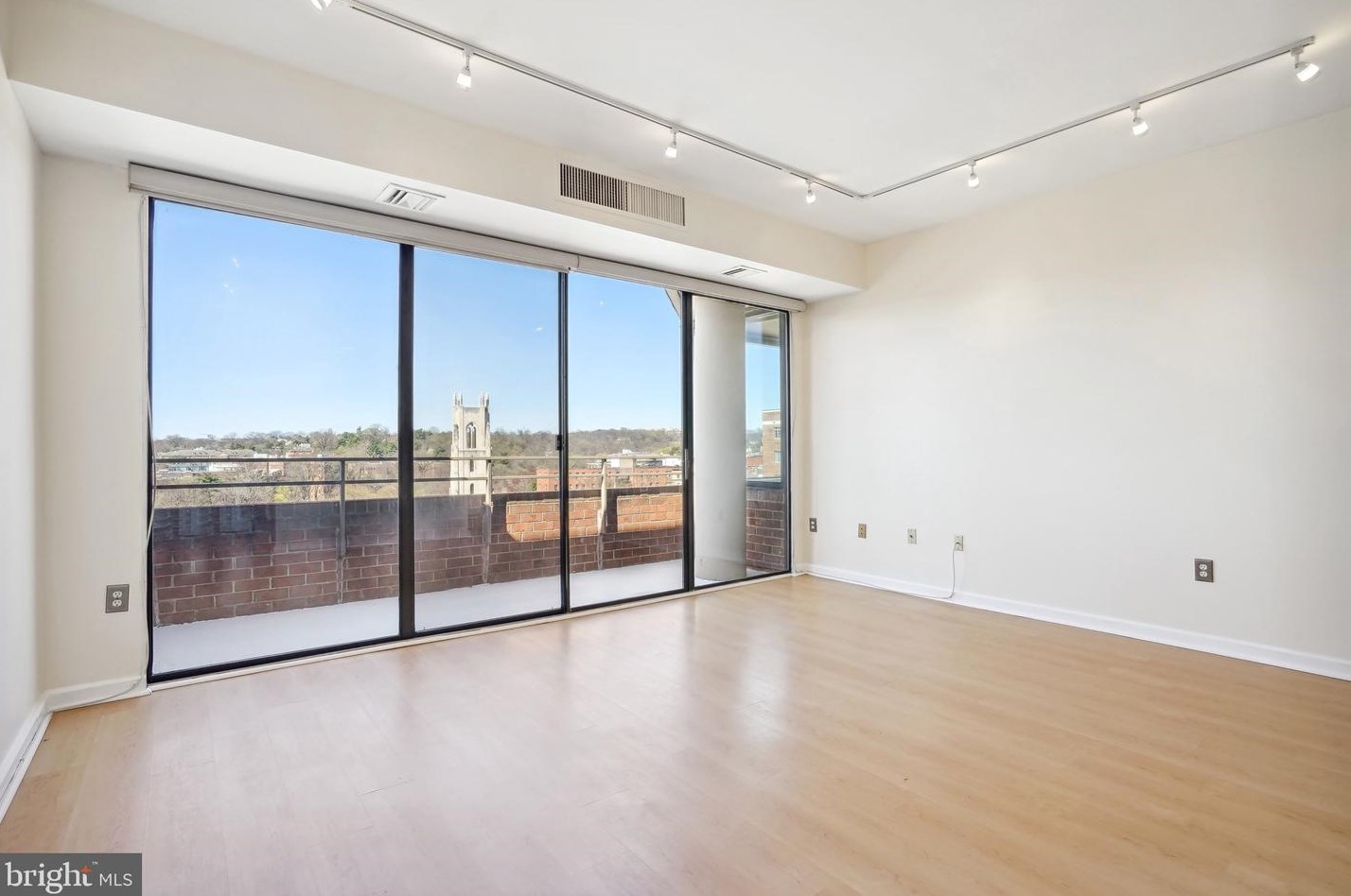 2141 P St Nw #1005, Washington, DC 20037
