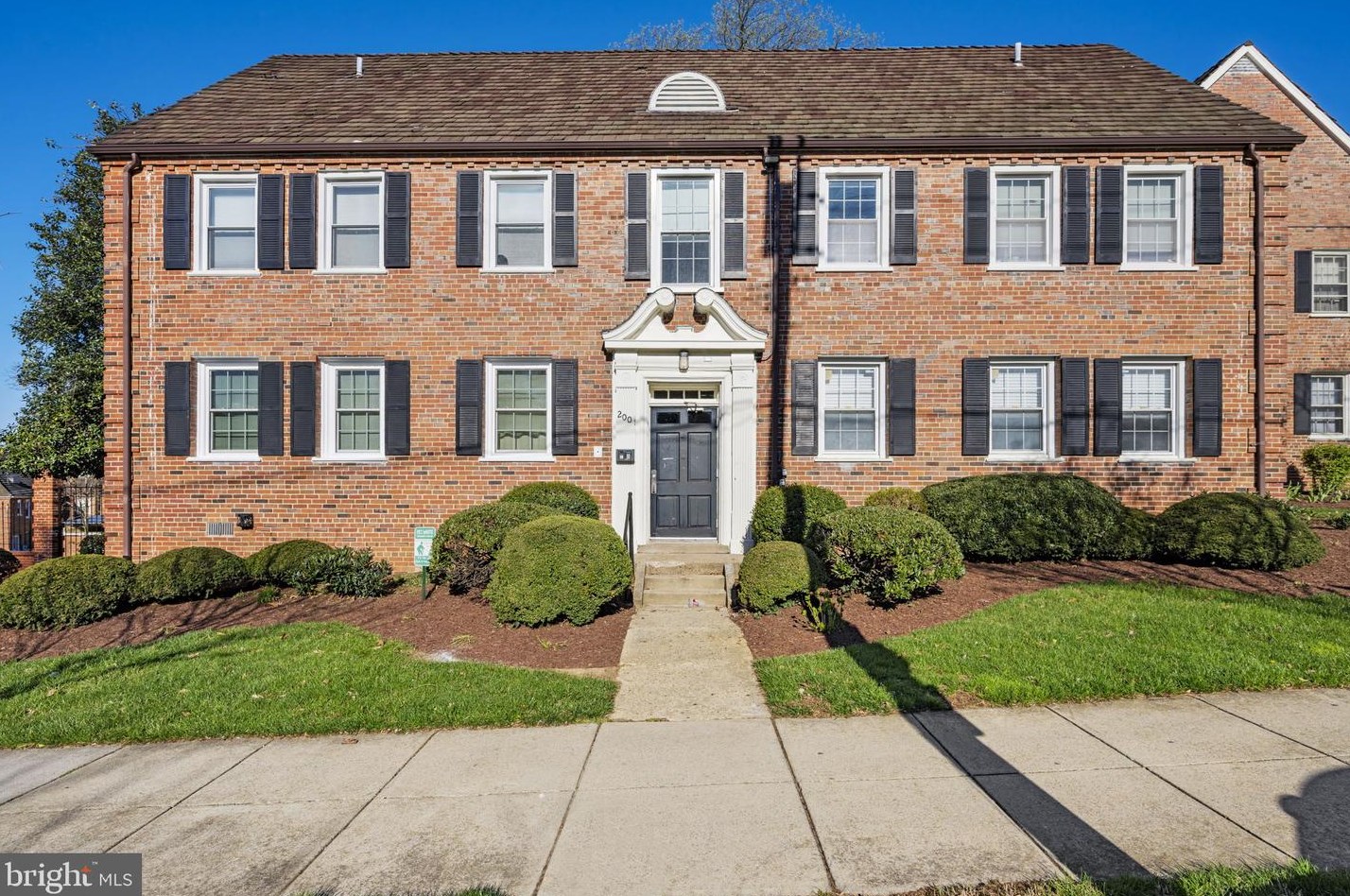 2001 Fort Davis St Se #102, Washington, DC 20020