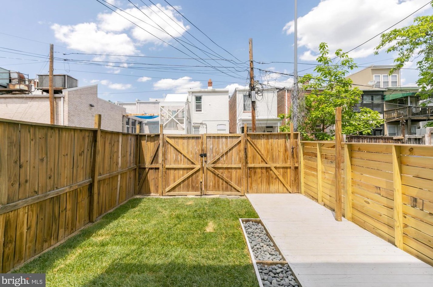 151 Thomas St, Washington DC  20001-1636 exterior