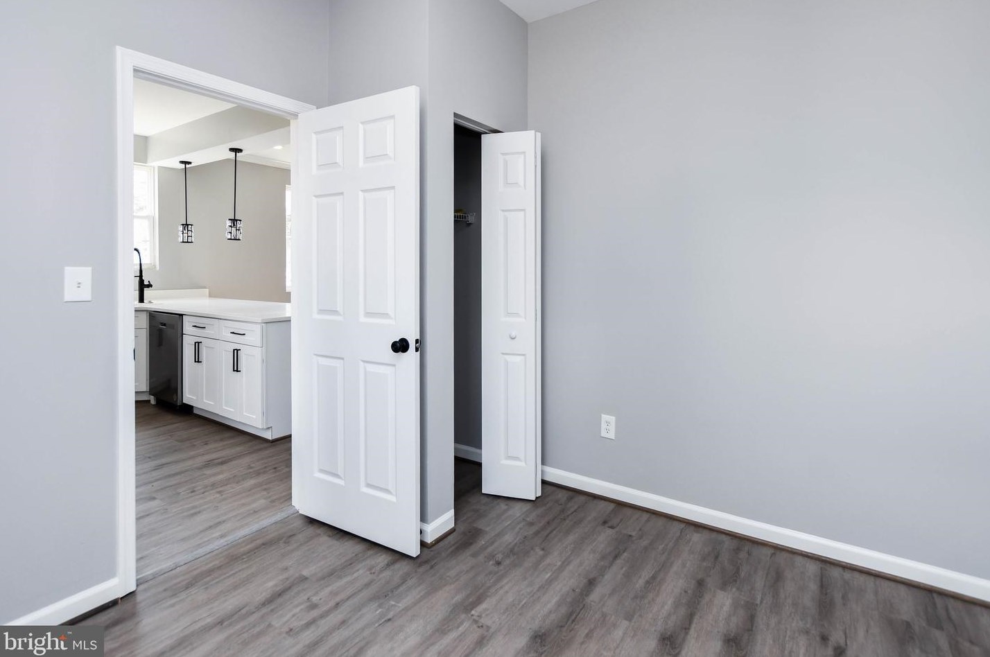 5220 Astor Pl, Washington DC  20019-6447 exterior