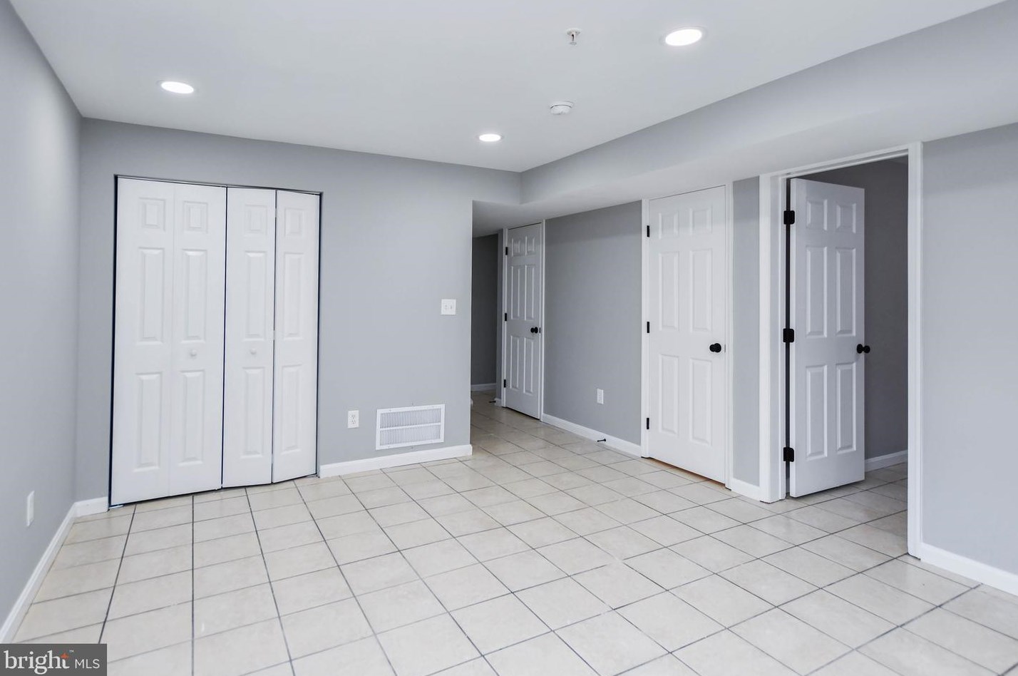 5220 Astor Pl, Washington DC  20019-6447 exterior