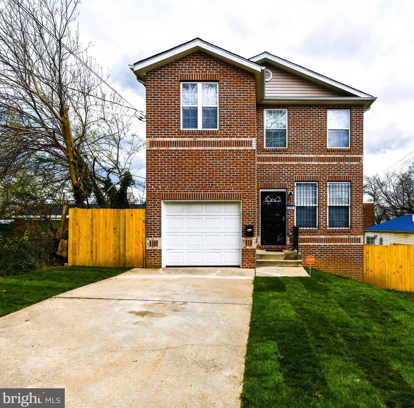 5220 Astor Pl, Washington DC  20019-6447 exterior