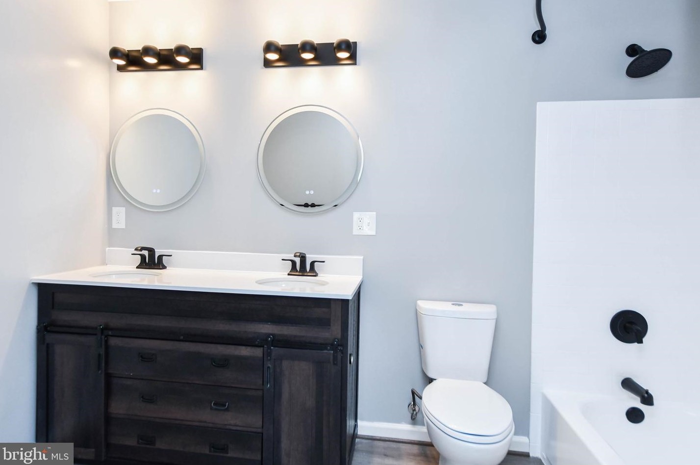 5220 Astor Pl, Washington DC  20019-6447 exterior