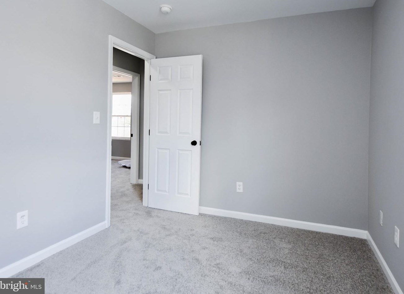 5220 Astor Pl, Washington DC  20019-6447 exterior