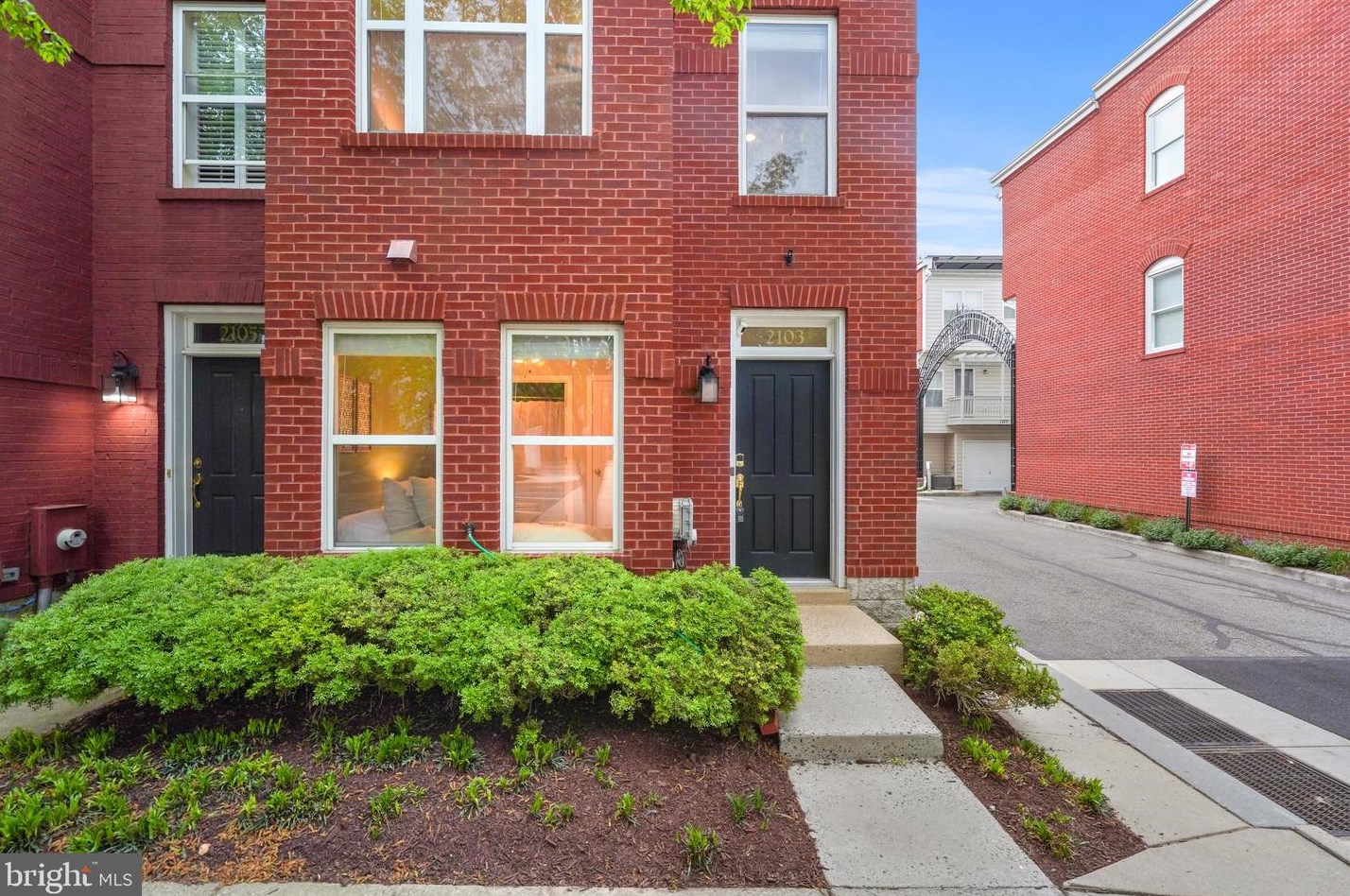 2103 12th Pl, Washington, DC 20009-7510