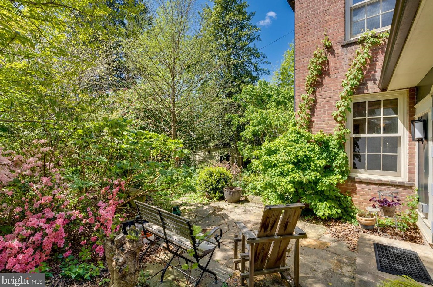 4304 Yuma St, Washington, DC 20016-2028