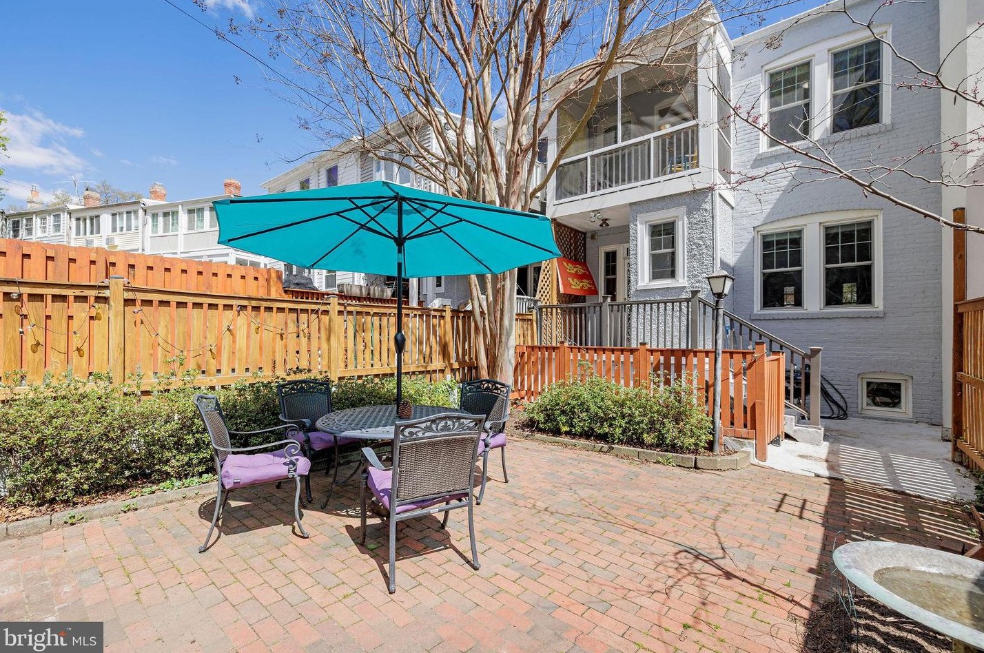 2132 37th St, Washington DC  20007-2248 exterior