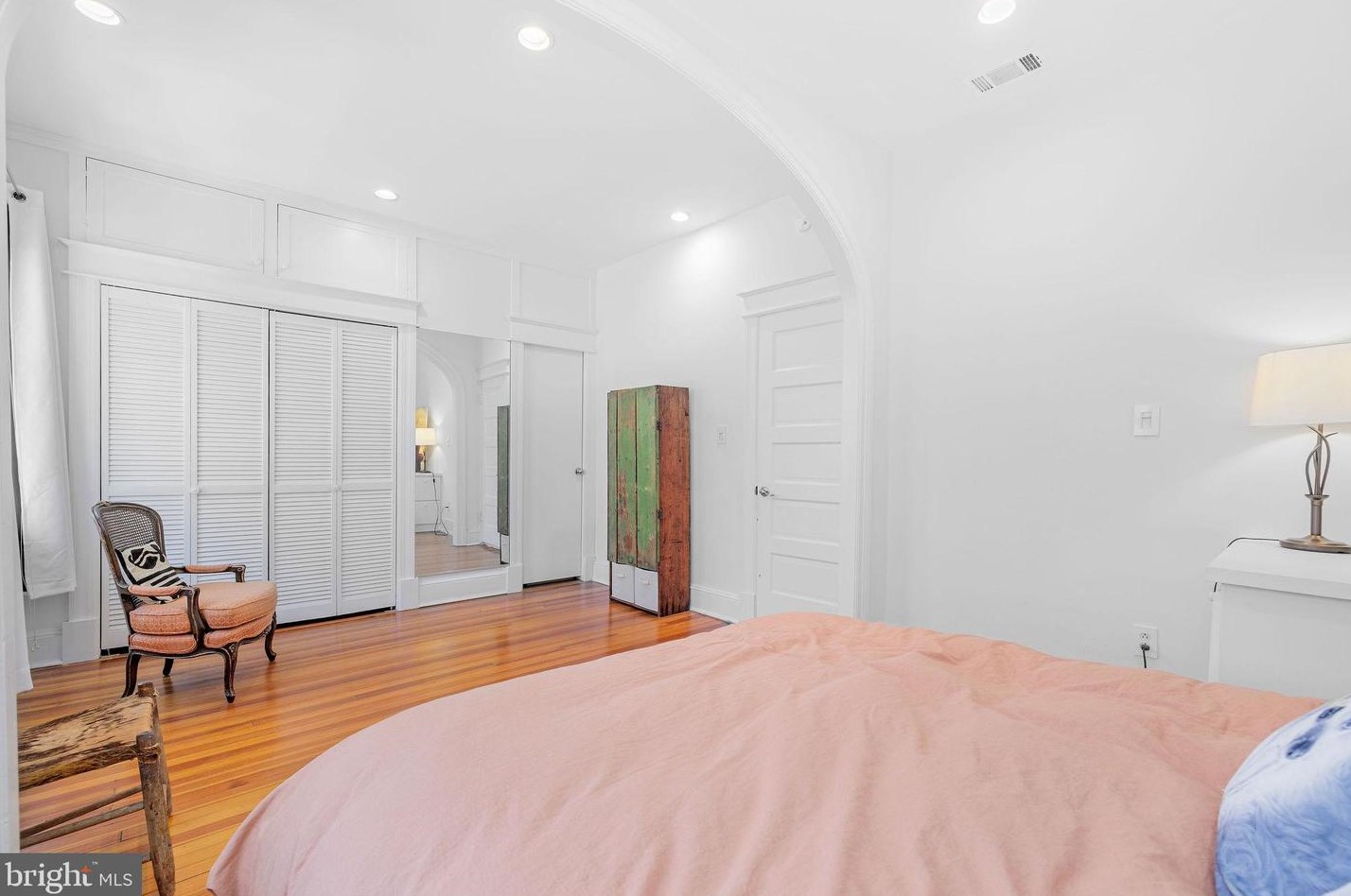 2132 37th St, Washington DC  20007-2248 exterior