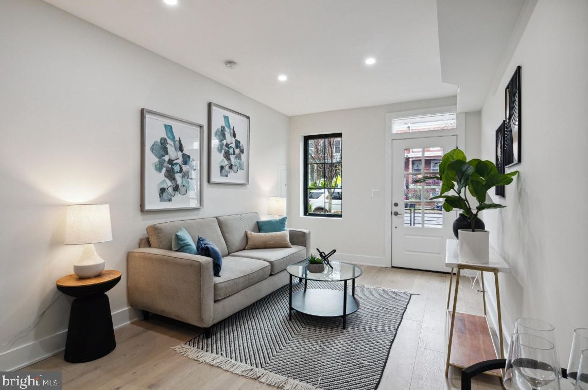 1416 A St, Washington DC  20003-1523 exterior