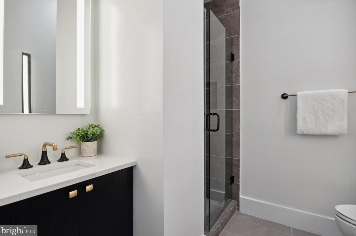 1416 A St, Washington DC  20003-1523 exterior