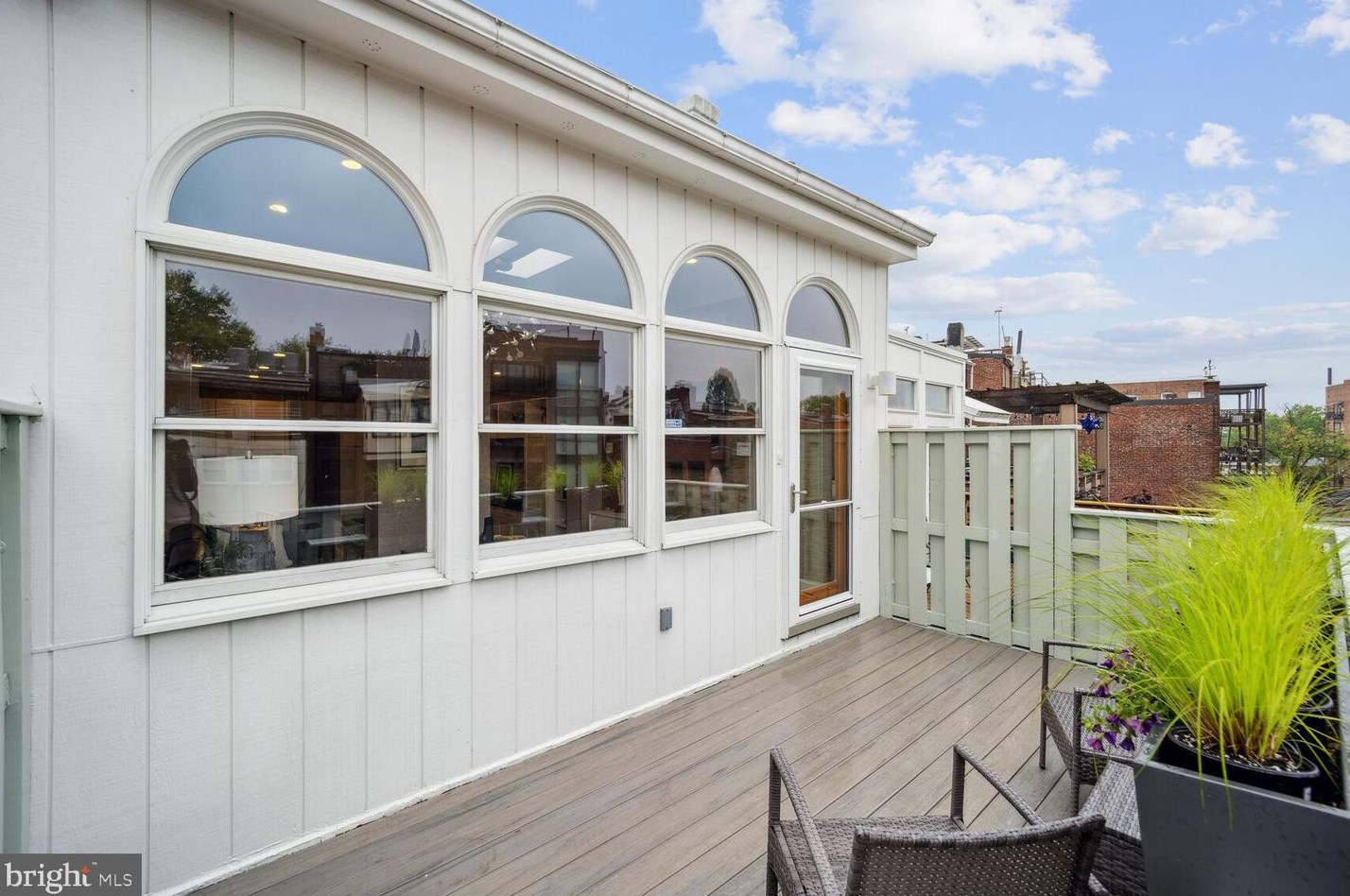 1849 Mintwood Pl, Washington DC 20009-1984 exterior