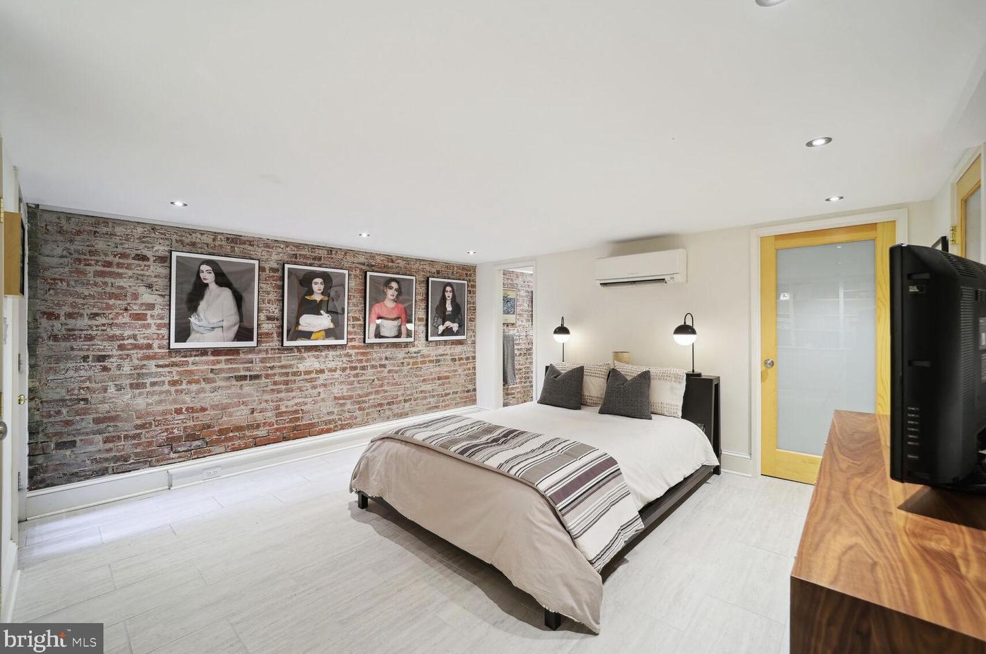 1849 Mintwood Pl, Washington DC 20009-1984 exterior