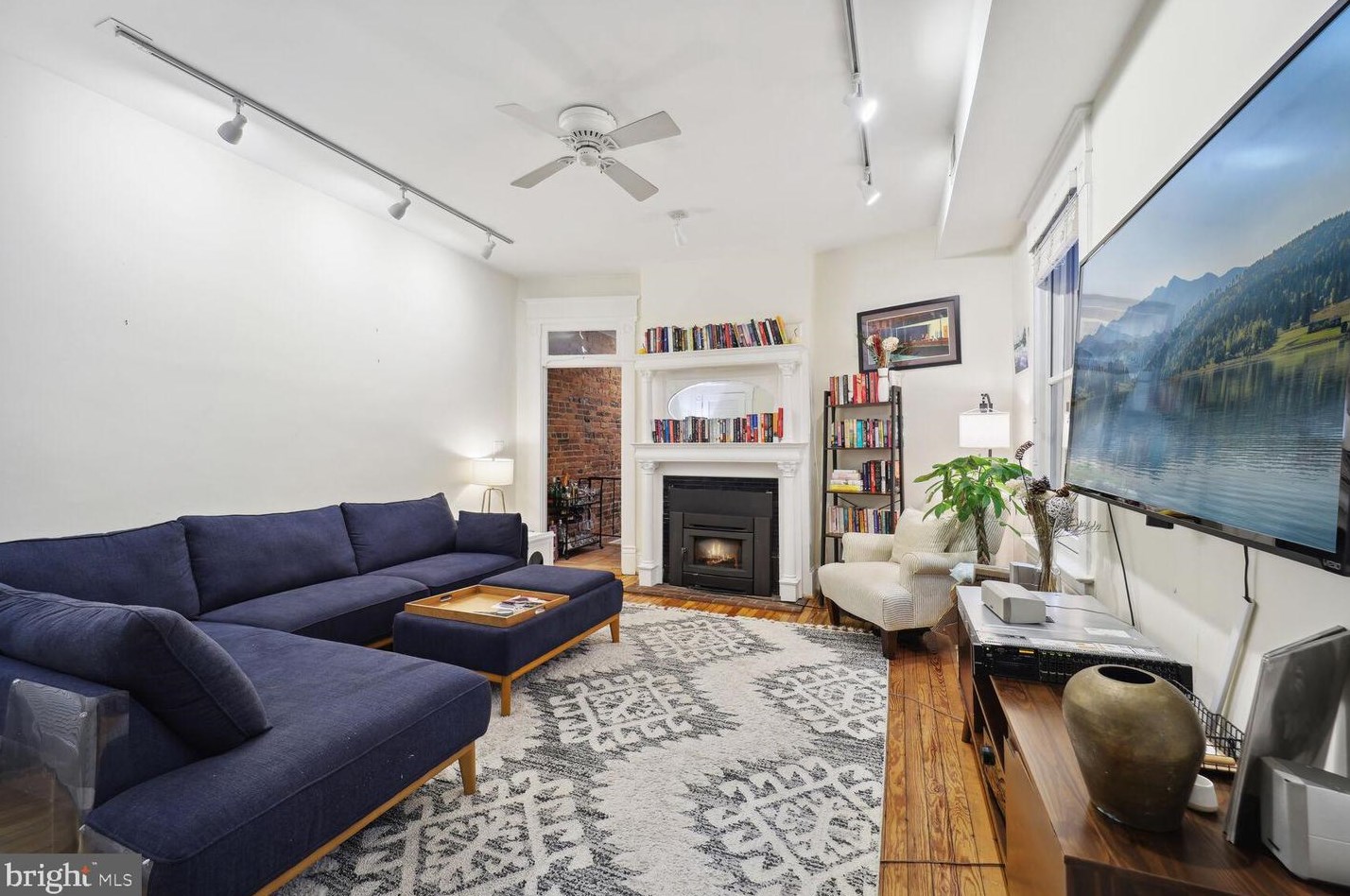 1849 Mintwood Pl, Washington DC 20009-1984 exterior