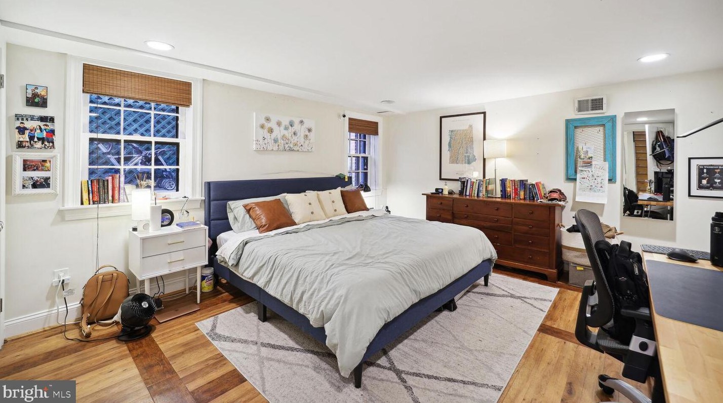 1849 Mintwood Pl, Washington DC 20009-1984 exterior