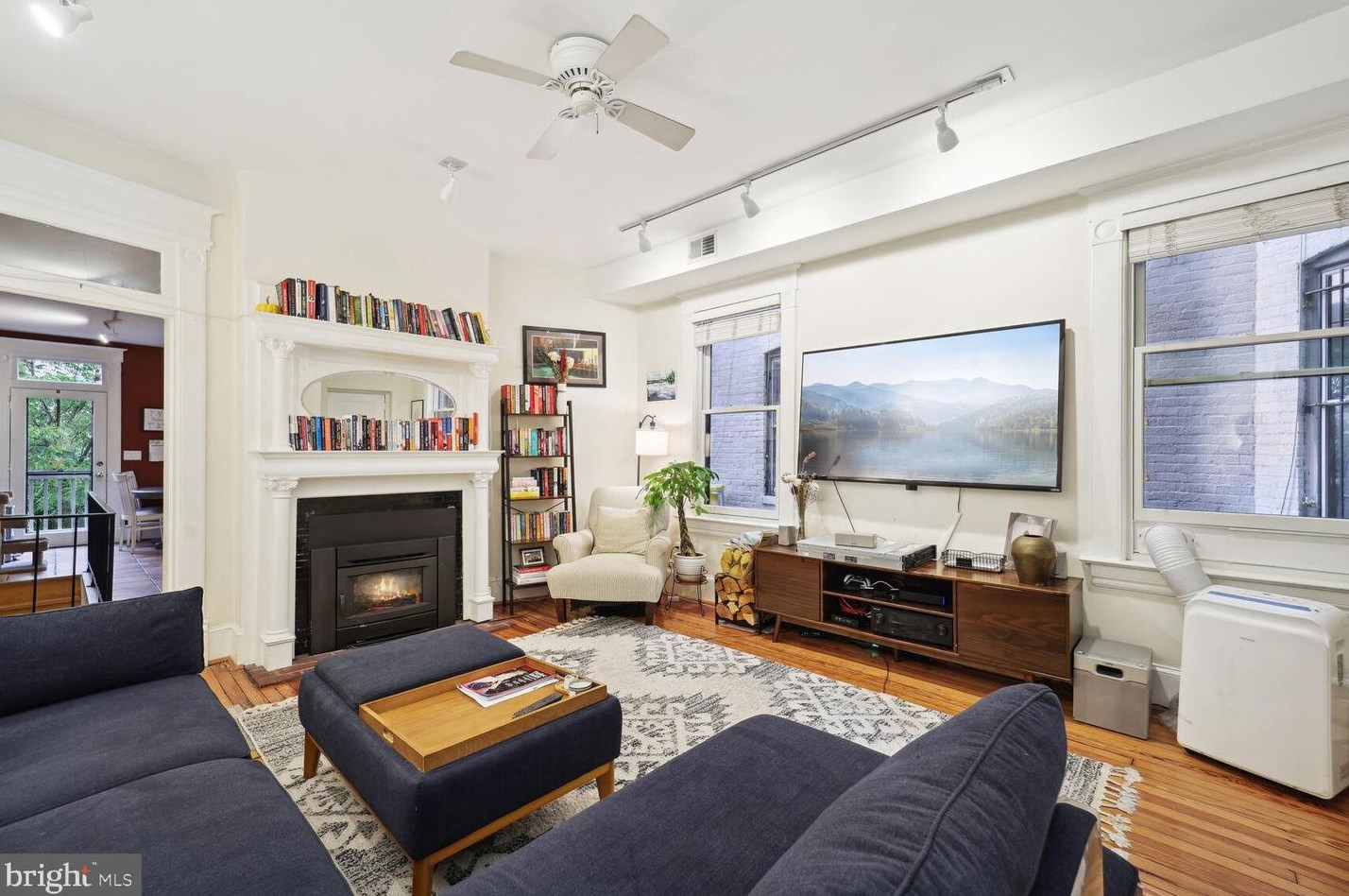 1849 Mintwood Pl, Washington DC 20009-1984 exterior