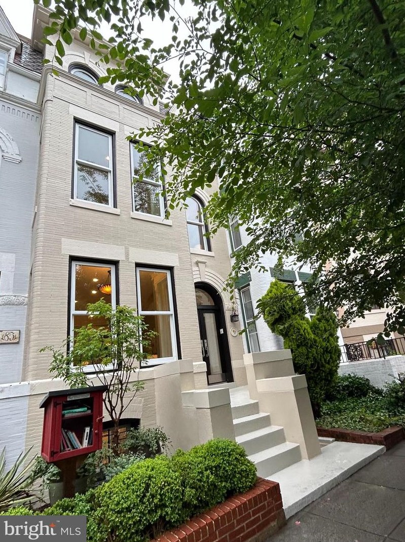 1849 Mintwood Pl, Washington, DC 20009-1907