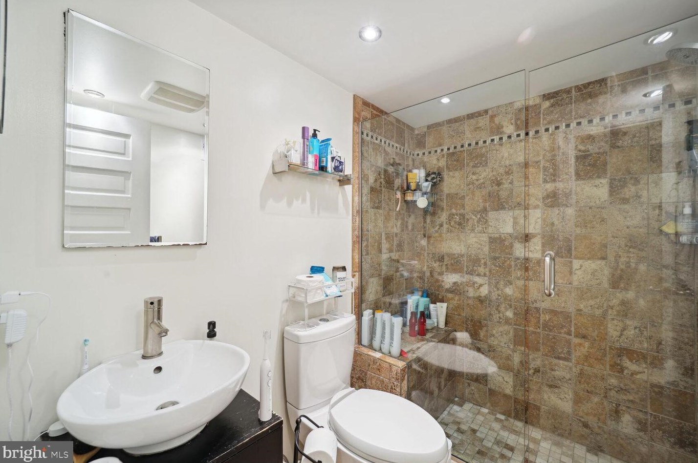 1849 Mintwood Pl, Washington DC 20009-1984 exterior