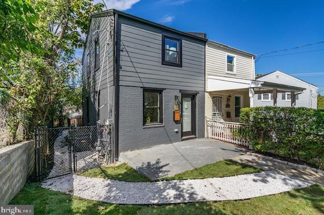 928 52nd St Ne, Washington, DC 20019