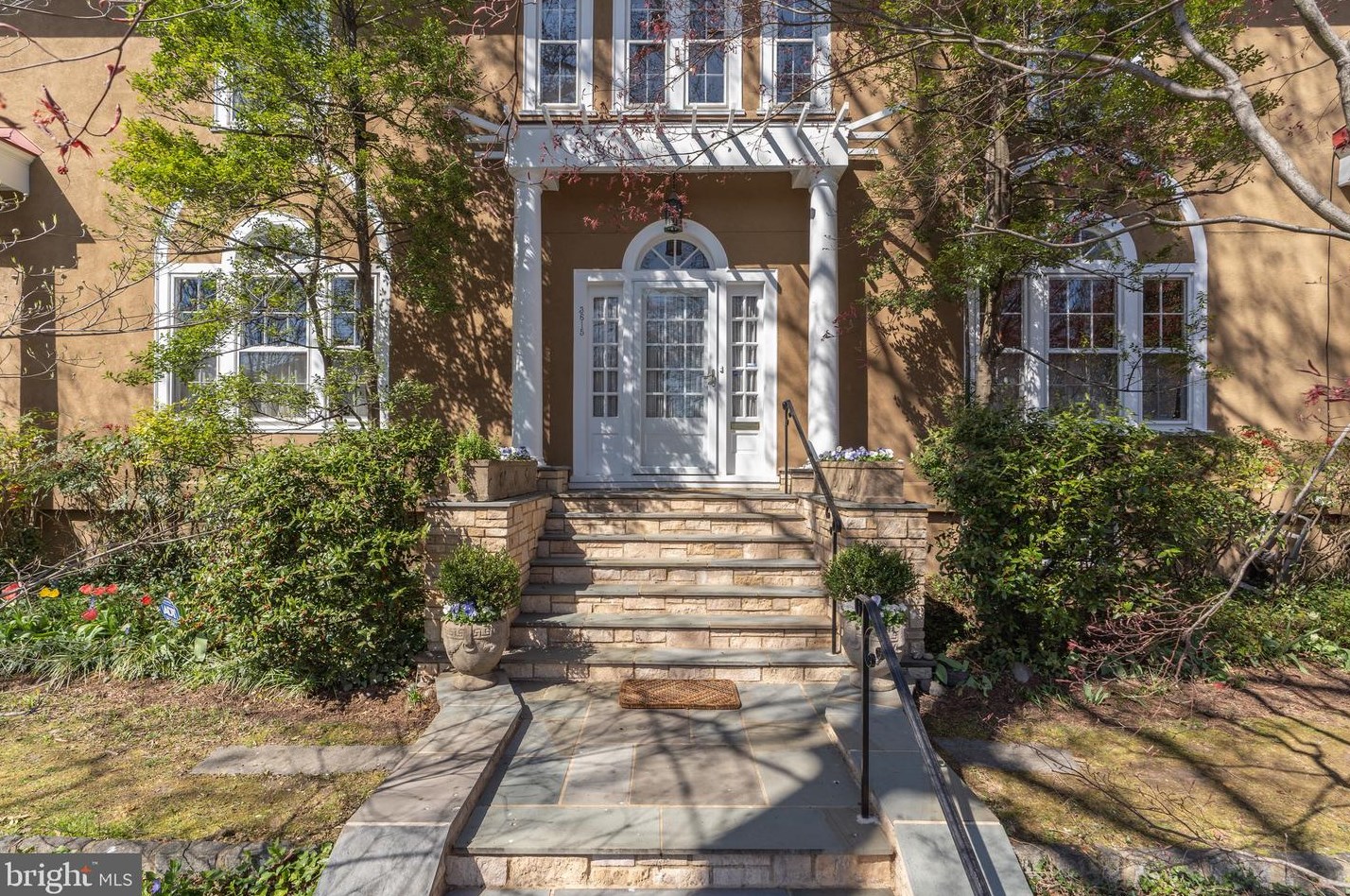 3615 Davis St Nw, Washington, DC 20007