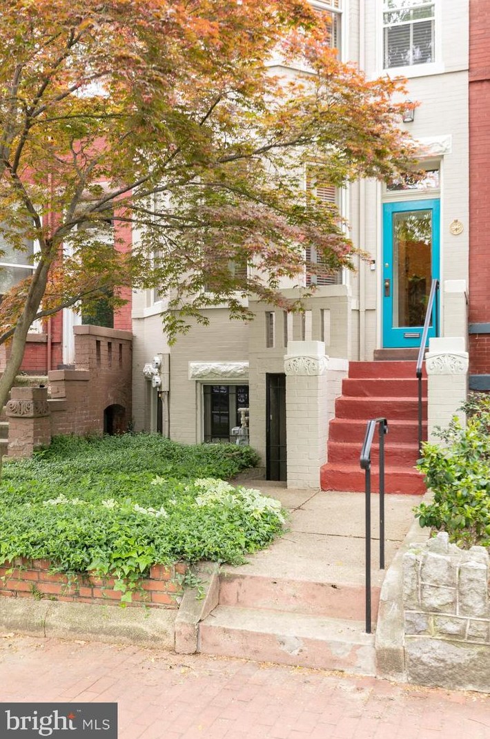 137 Kentucky Ave, Washington, DC 20003-1447