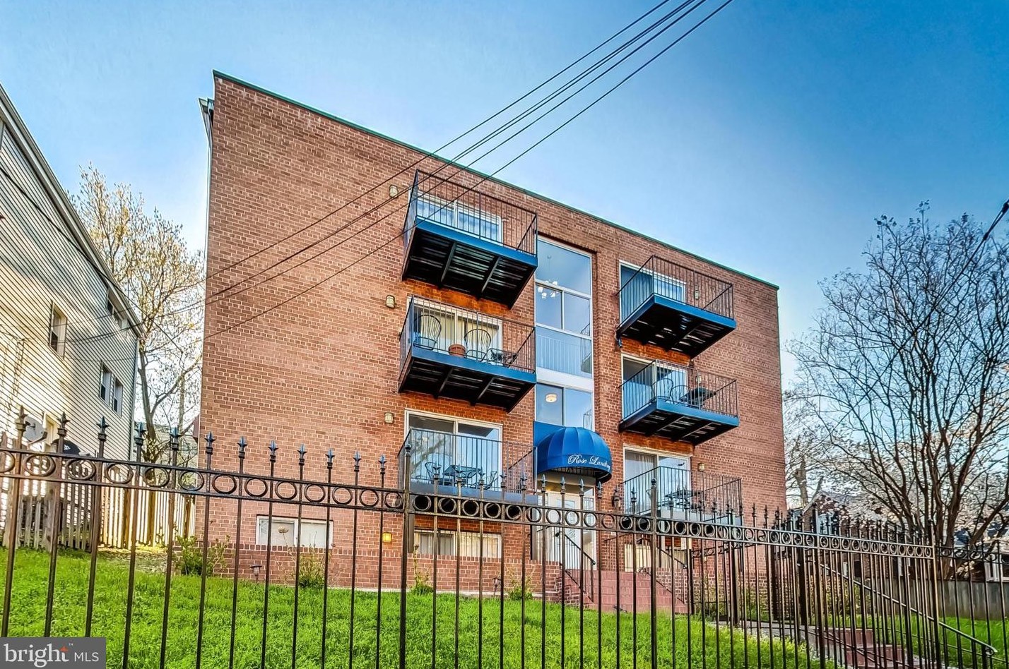 1722 28th St, Washington DC  20020-6477 exterior