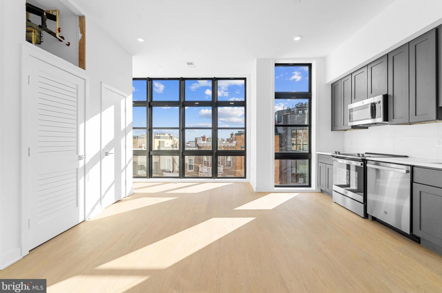 1417 Belmont St, Washington, DC 20009-4006