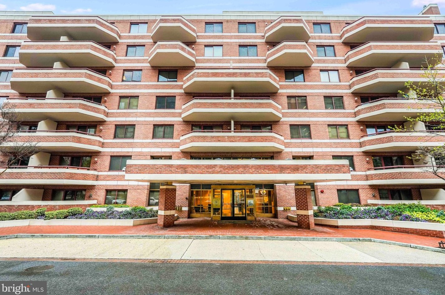 2301 N St, Washington DC  20037-1126 exterior