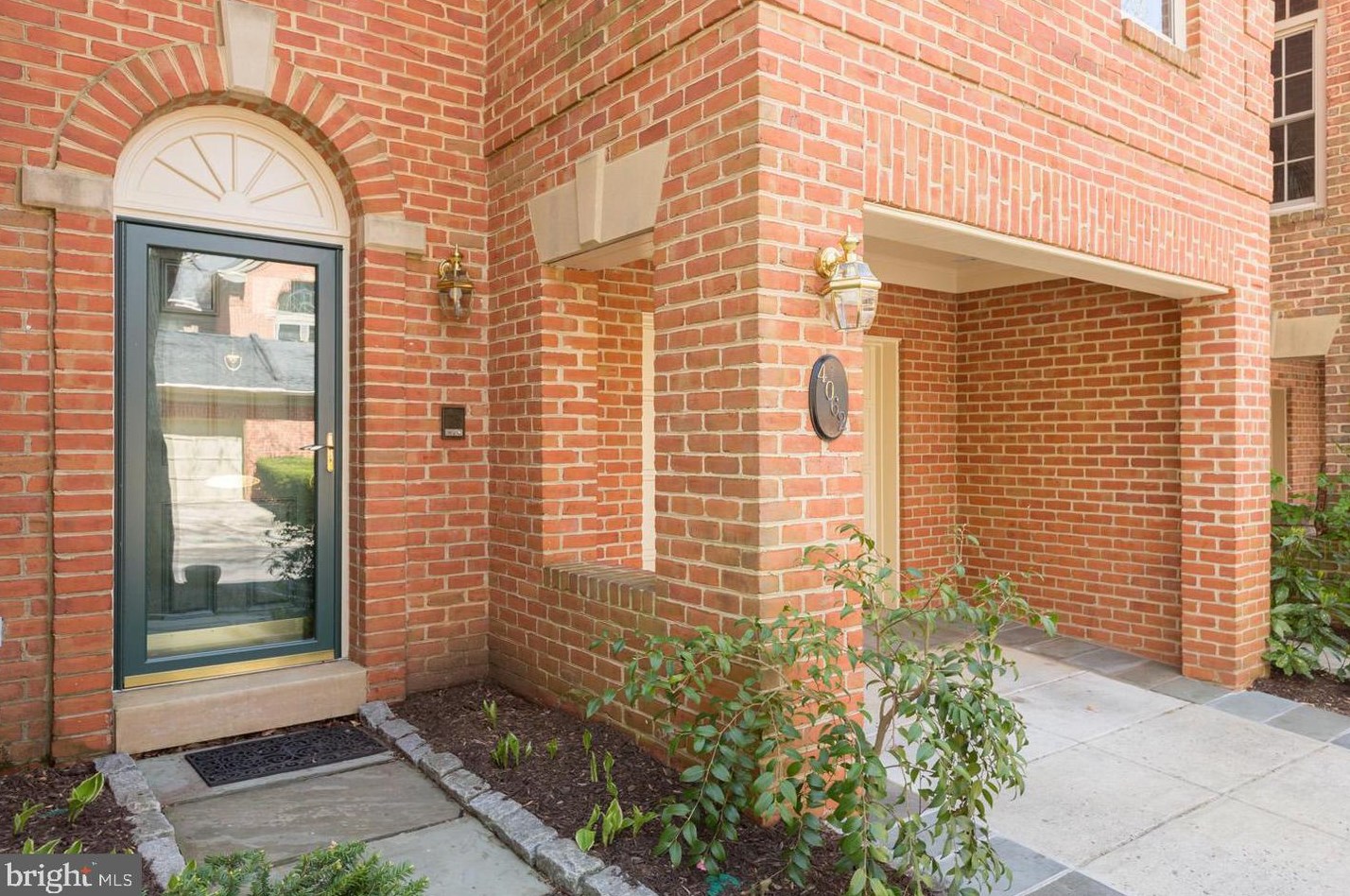 4062 Mansion Dr Nw, Washington, DC 20007
