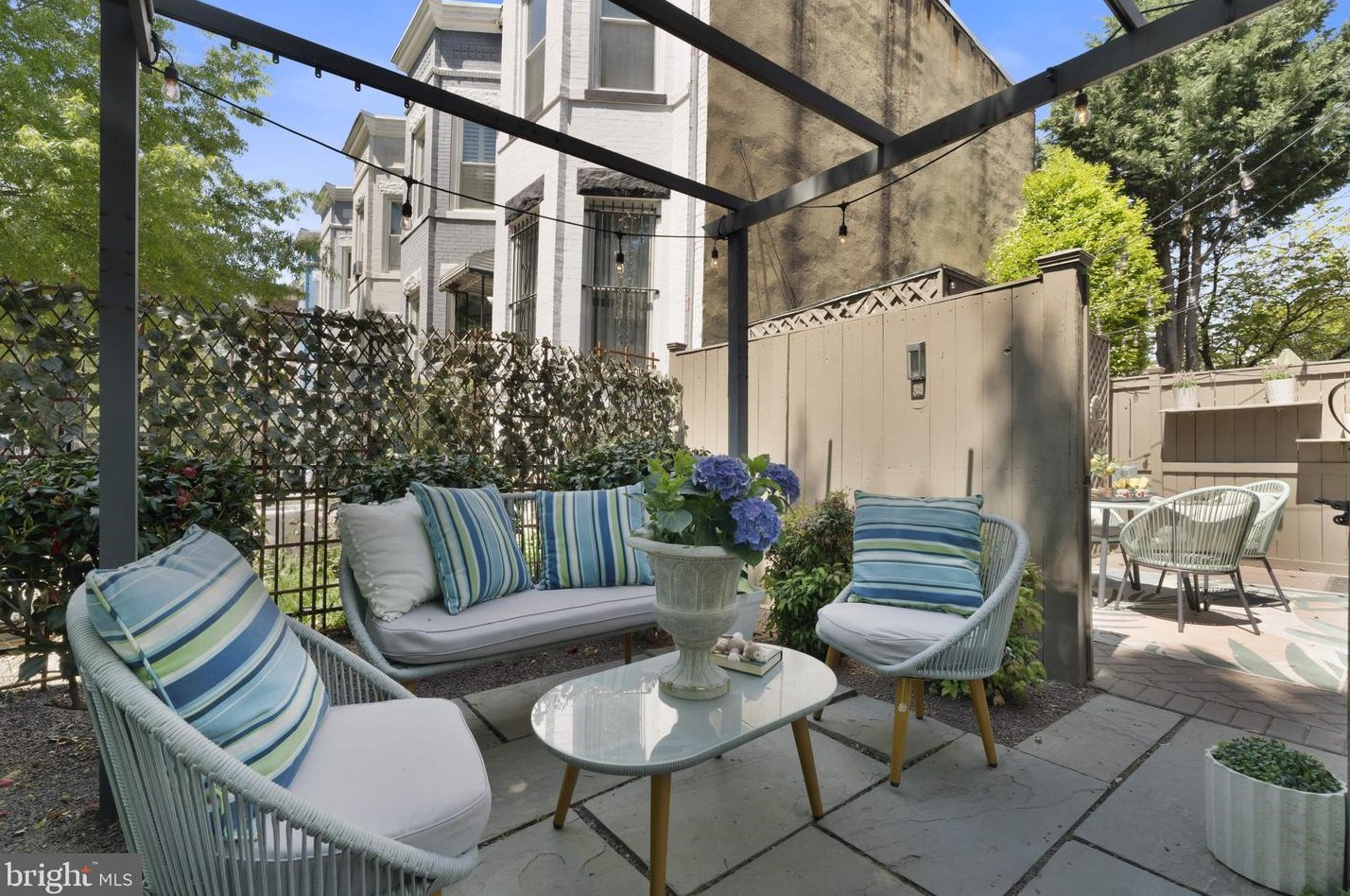 1500 1st St, Washington DC 20024-3420 exterior