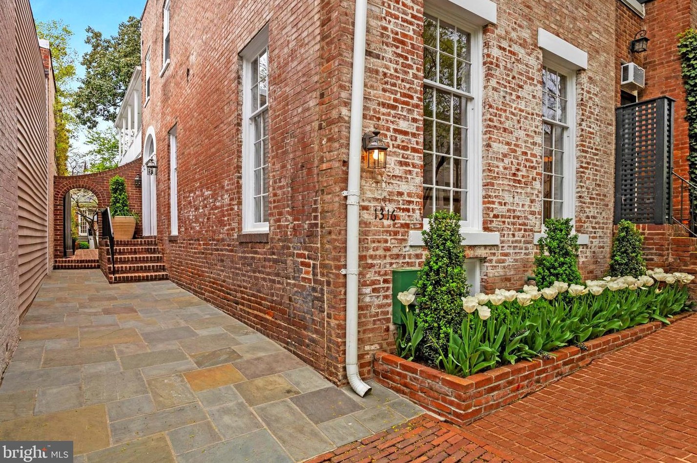 1316 34th St Nw, Washington, DC 20007