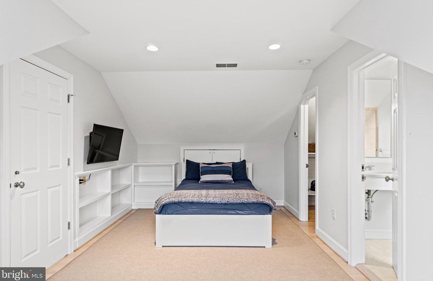 1667 34th St, Washington DC  20007-2742 exterior