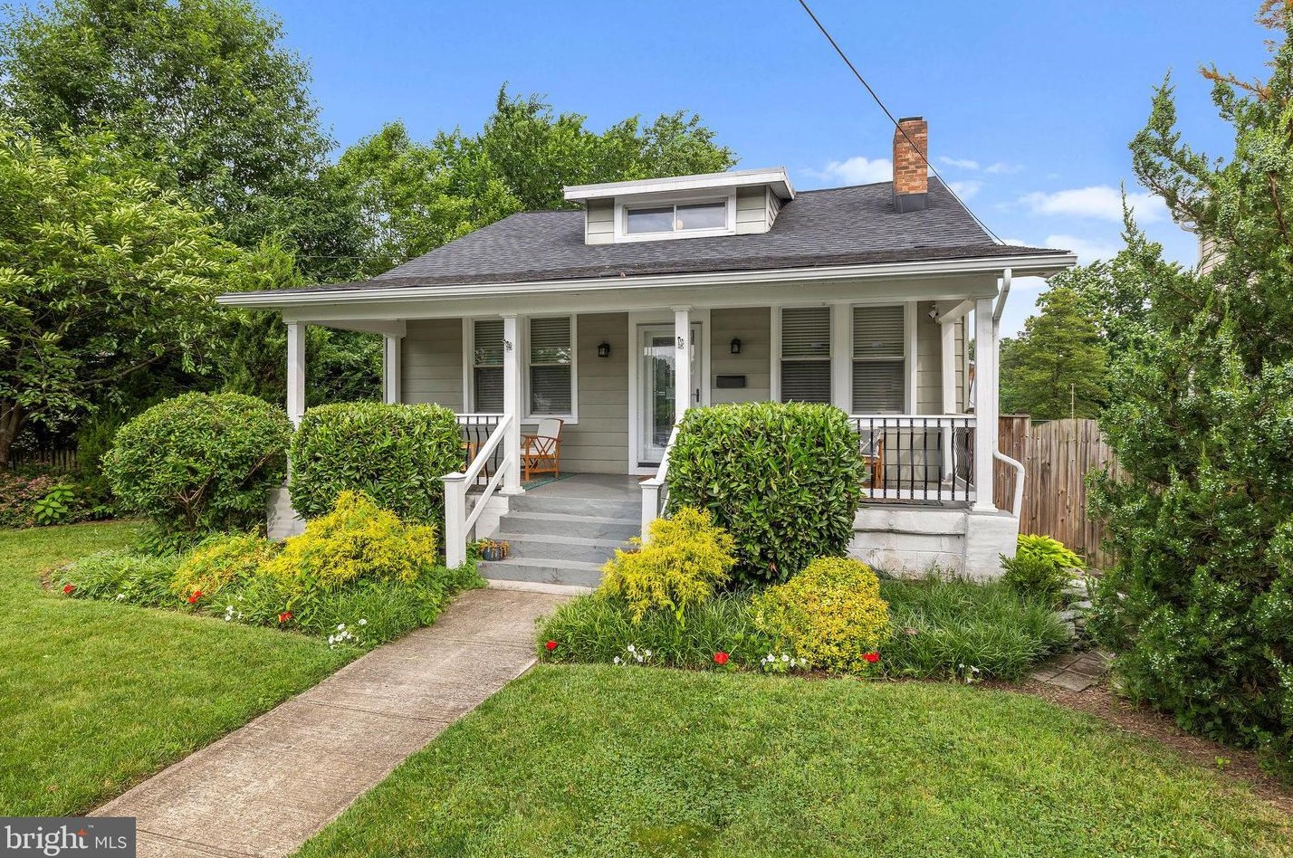 2900 Carlton Ave, Washington DC 20018-2615 exterior