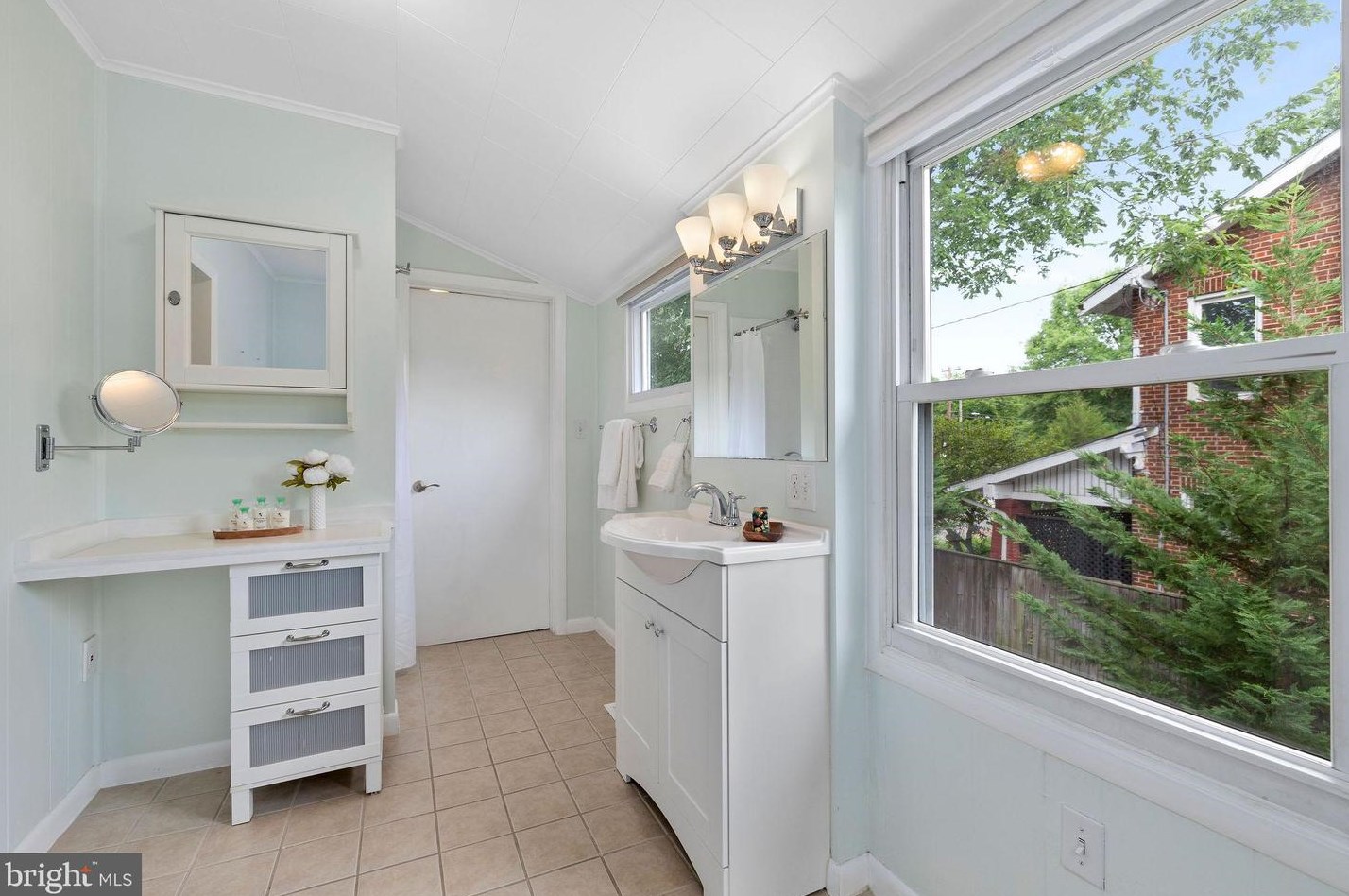 2900 Carlton Ave, Washington DC 20018-2615 exterior