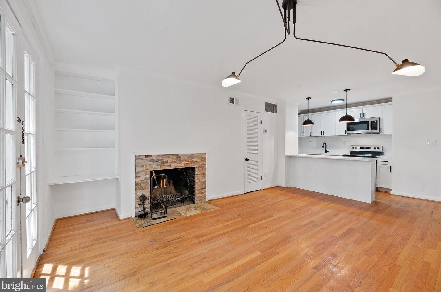 2512 East Pl, Washington, DC 20007-3018