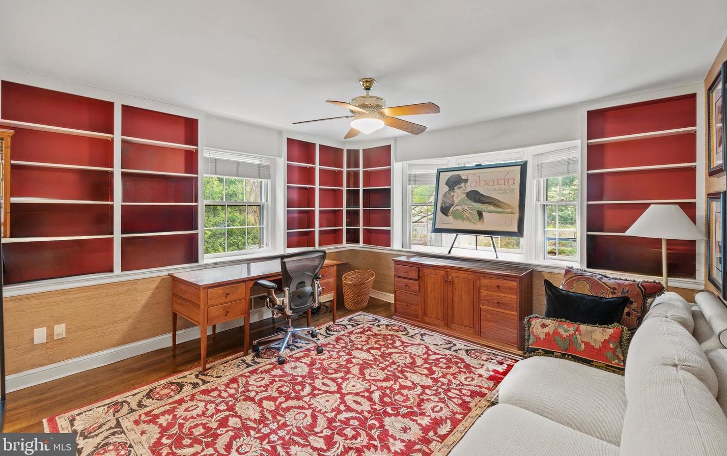 5042 Overlook Rd, Washington DC 20016-1911 exterior