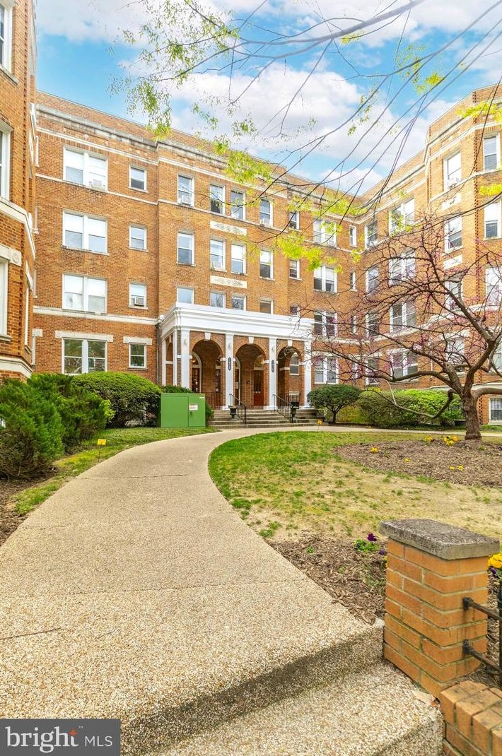 1820 Clydesdale Pl Nw Apt 103, Washington, DC 20009