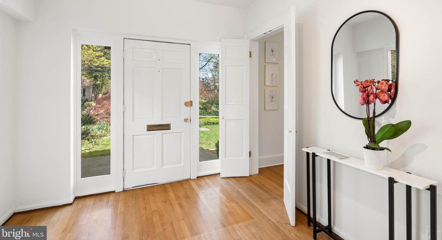 3020 45th St, Washington, DC 20016-3522