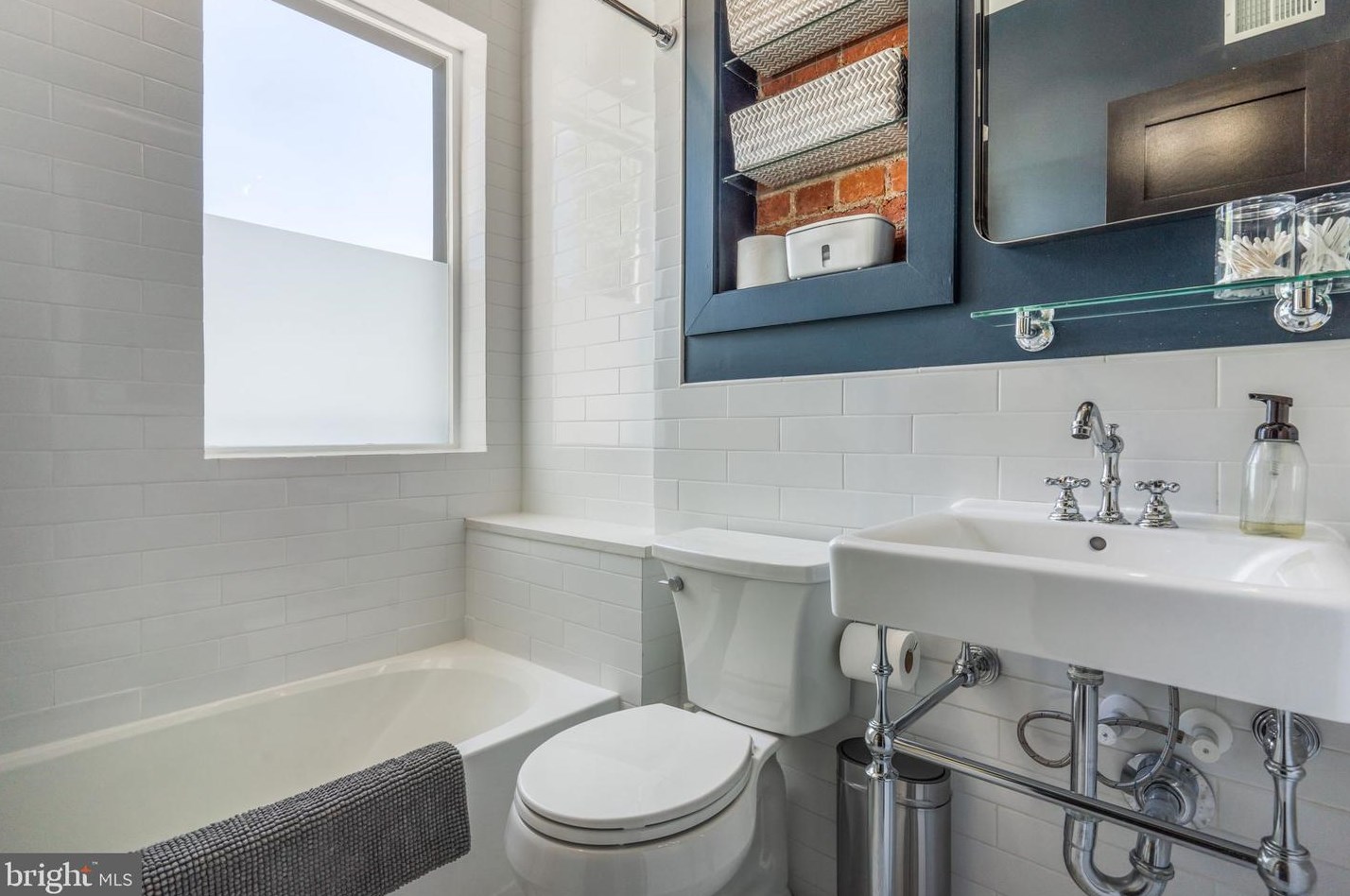 766 Columbia Rd, Washington DC  20001-3802 exterior