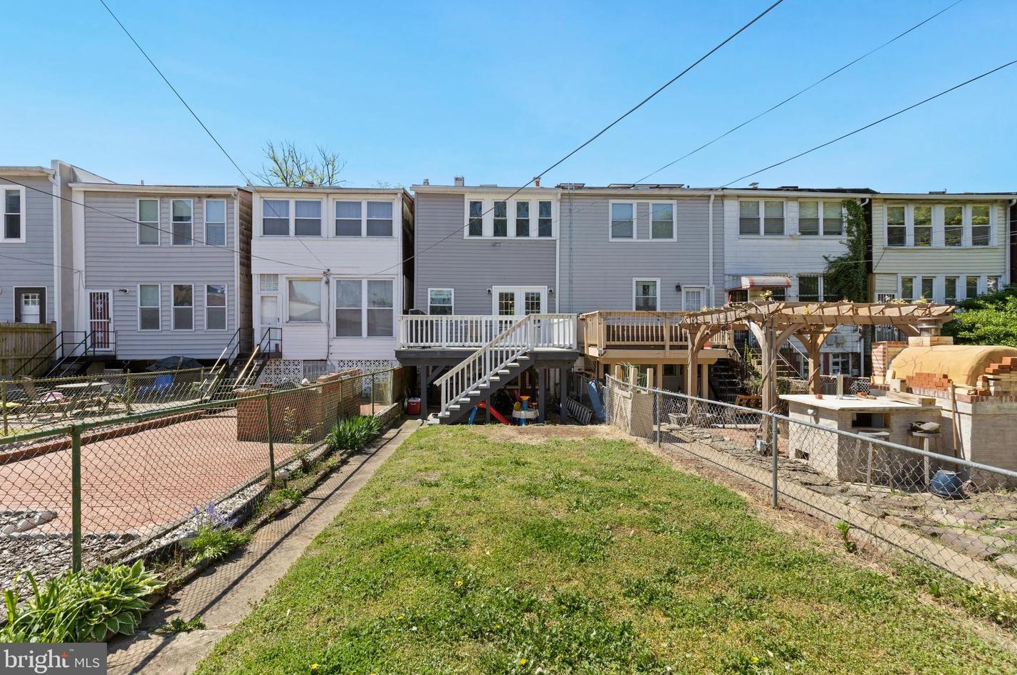 1422 Morse St, Washington DC  20002-3970 exterior